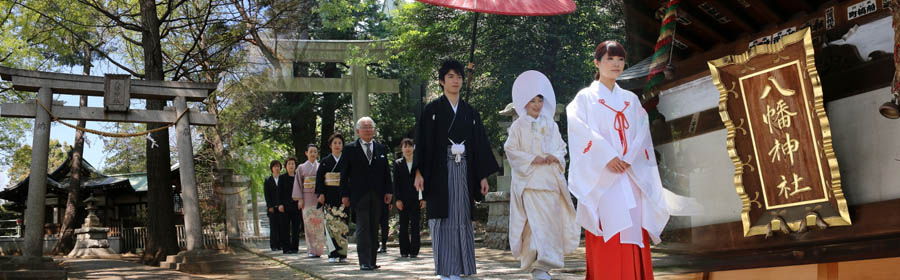 写真:下高井戸八幡神社と結婚式の風景