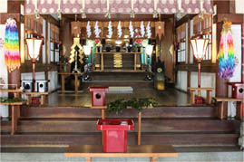 写真: 下高井戸八幡神社の拝殿